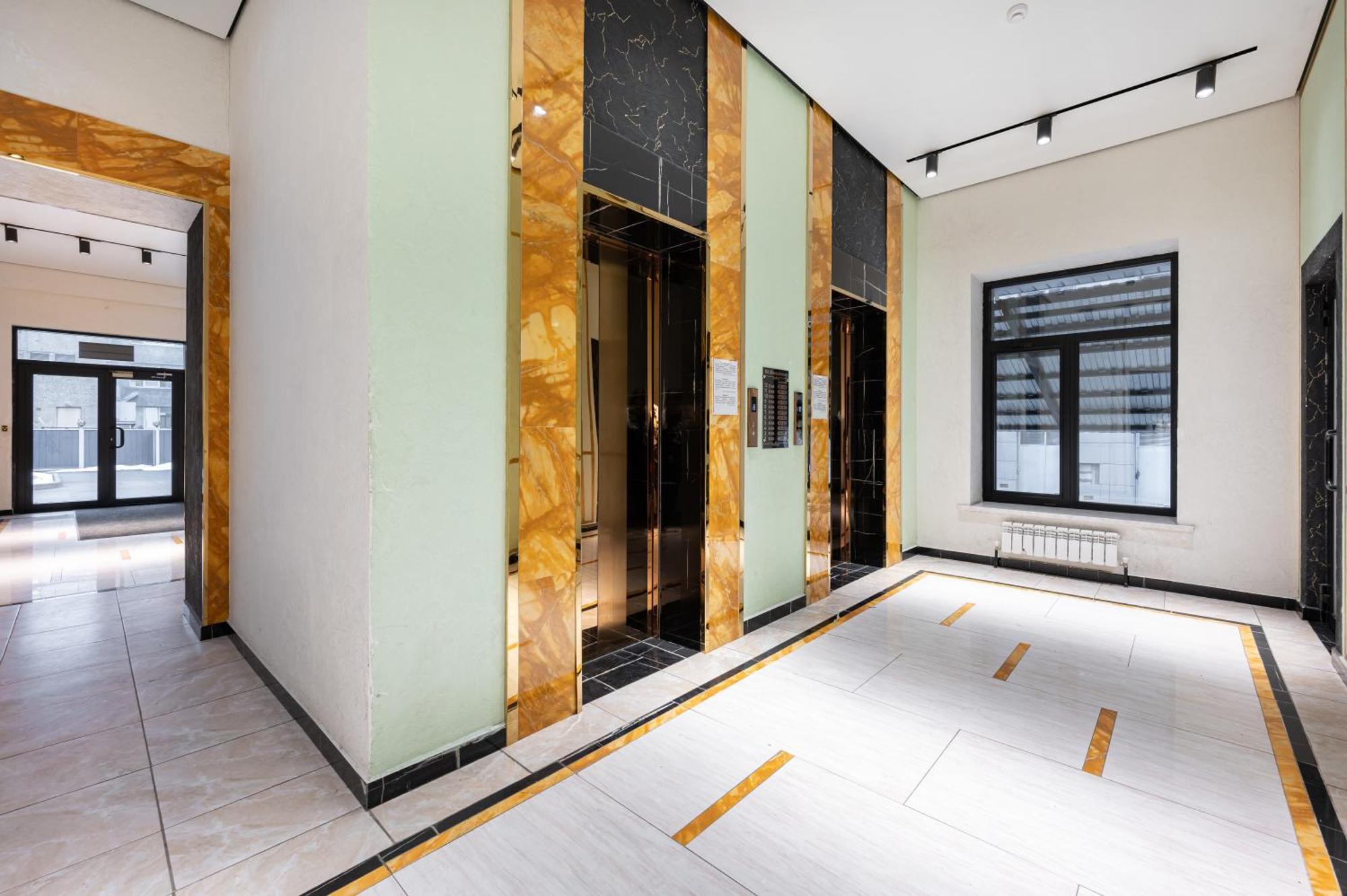 One Bedroom Apartment Next To Arbat In The Heart Of Almatý Exterior foto